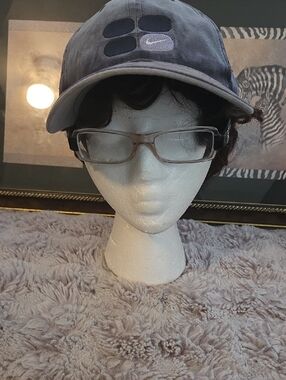 Nike Men’s Slate Gray Baseball Cap with Subtle Swoosh